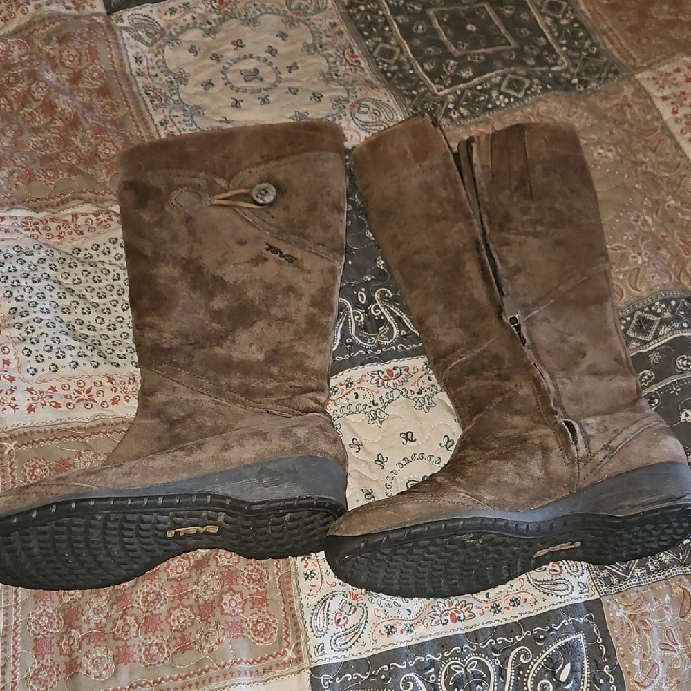 Women's Brown Suede Boots